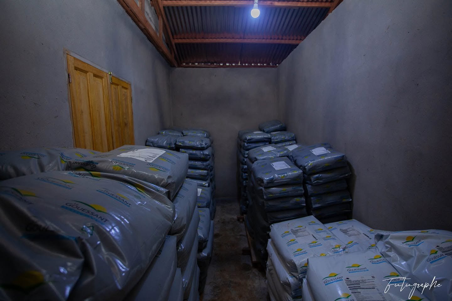 Stock d'aliments pour poissons